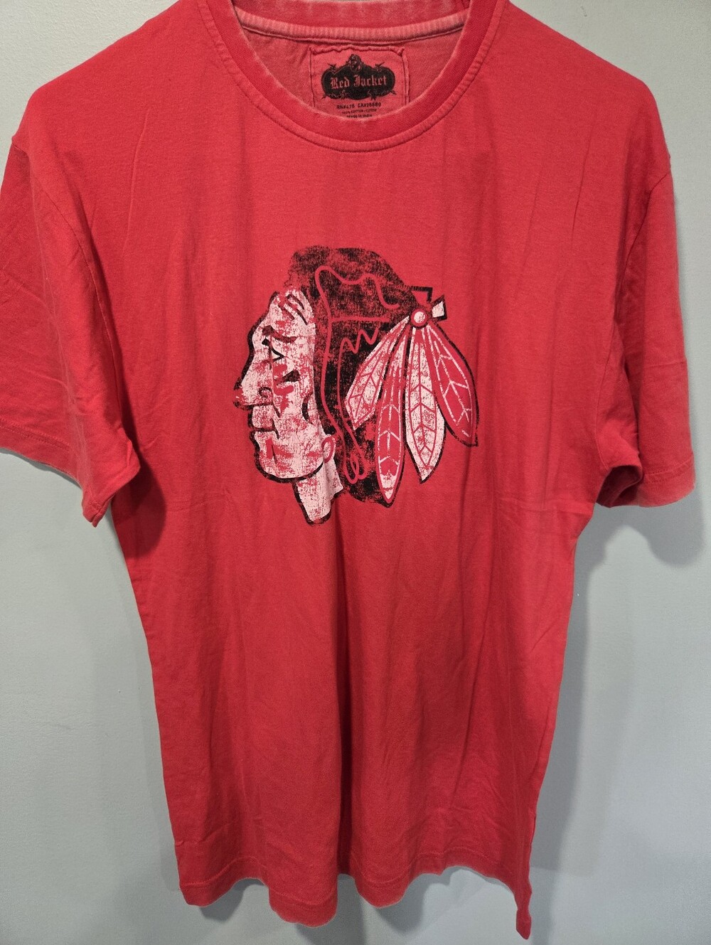 Red Jacket NHL Blackhawks Dead Ringer Shirt Medium